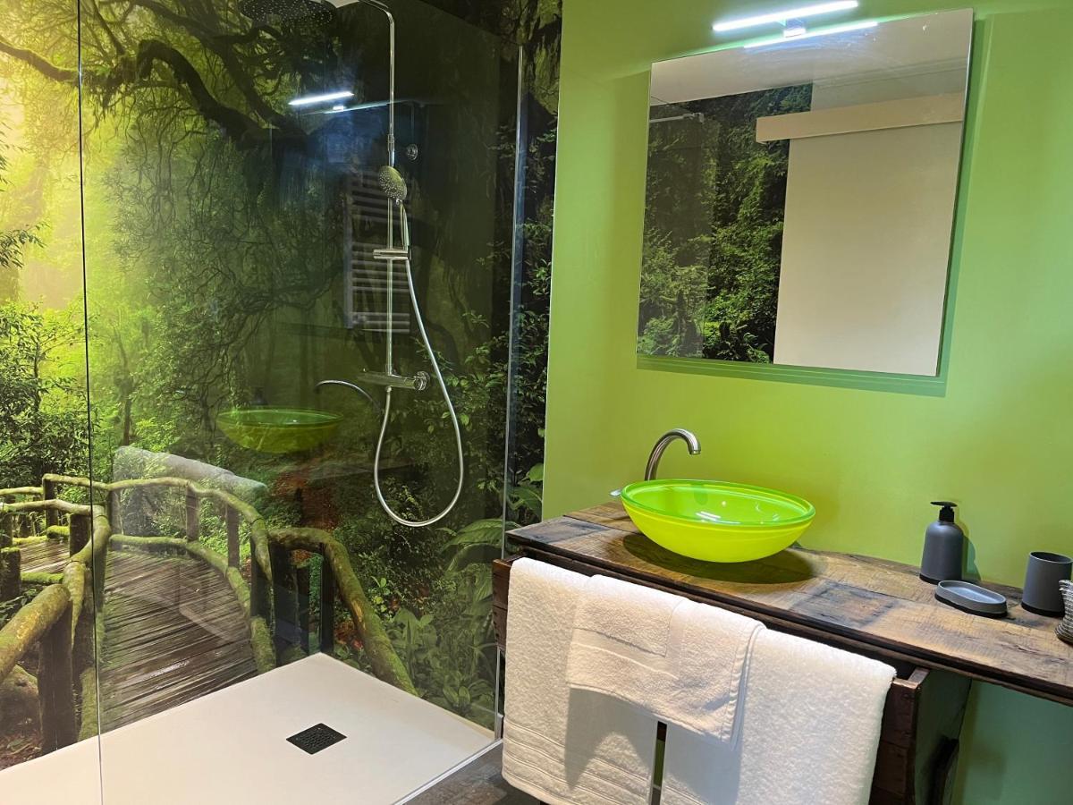 Maison D'Hote Avec Sauna Et Jacuzzi A La Campagne Les Portes du Coglais Экстерьер фото