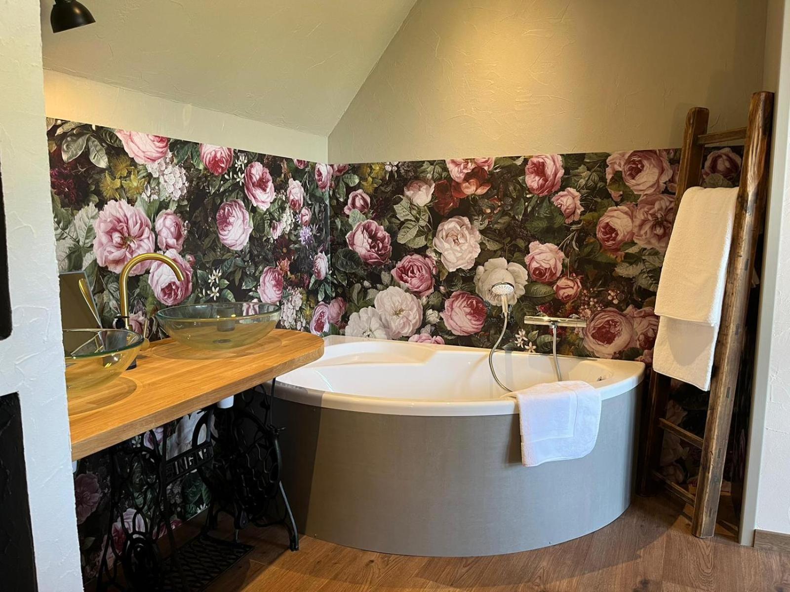 Maison D'Hote Avec Sauna Et Jacuzzi A La Campagne Les Portes du Coglais Экстерьер фото